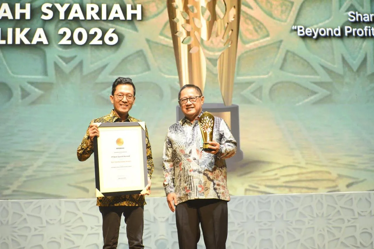 Direktur Utama PT Bank Syariah Nasional (BSN) Alex Sofjan Noor menerima pengharaan ASR 2026 di&nbsp;Soehanna Hall, The Energy Building, SCBD, Jakarta Selatan,&nbsp;Rabu (1/7/2026) malam WIB.